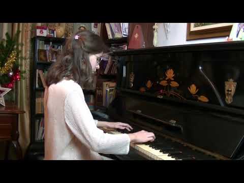 Angela Maria Oancea - Romanian Carols "Here Come the Carolers"