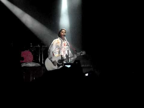 30 Seconds To Mars - "Guillotine (aka Old Blues Song)" - Milan, Feb 2008