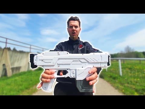 Wie gut eignet sich diese günstige ELEKTRISCHE WASSERPISTOLE für eine WASSERSCHLACHT? (Nur 26€)