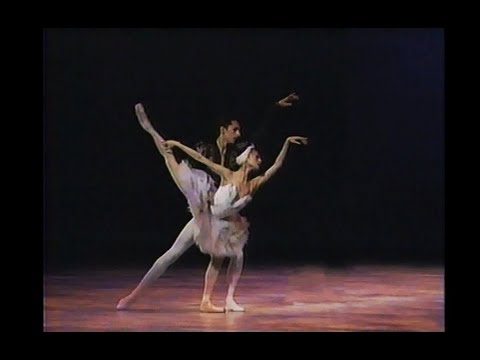 Yuan Yuan Tan & Jose Martinez - White Swan PDD