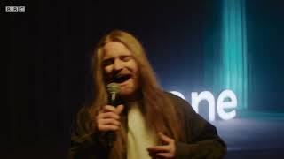 Video zu 'Space Man' ansehen