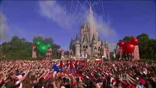 Justin Bieber - Mistletoe & Santa Claus Is Coming to Town ((Disney Magical Christmas 2011))