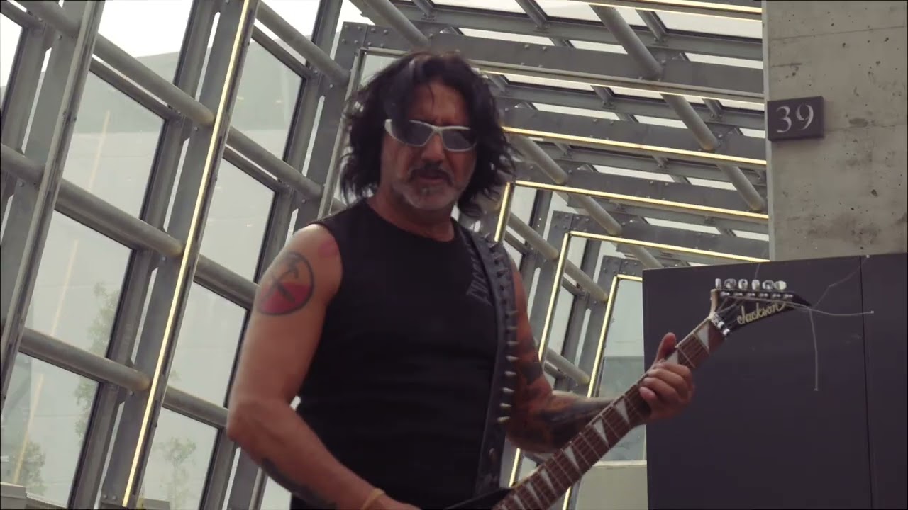 Carmine Faraco - Io non posso Entrare. Il più bel brano mai scritto sull'amore per gli animali