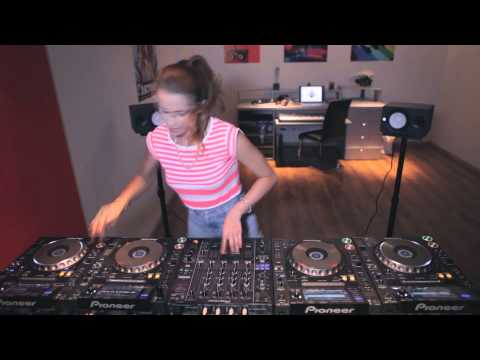 Juicy M & 4 CDJs - NEW 2014