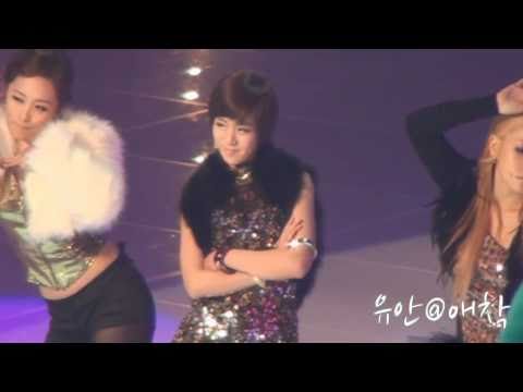 [FanCam]101230 Seungyeon - Fergalicious+GirlsDance @Music Festival