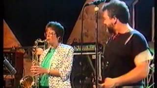 Airto Moreira & Flora Purim -  Move It On Up (Live)