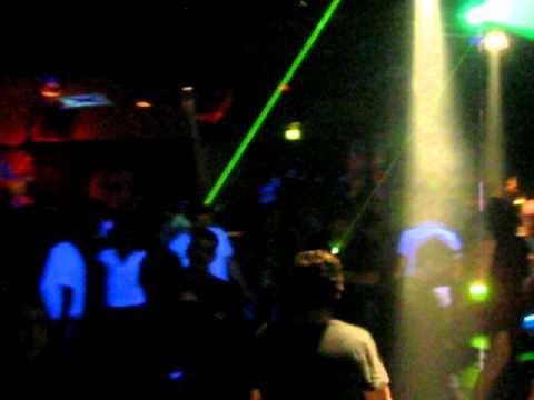 Dj Quantaloop at the decks.AVI