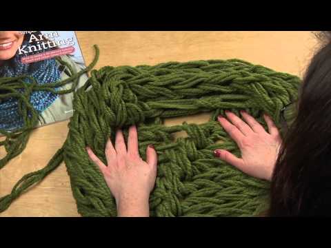 Arm Knitting: HI-DEF Finishing The Infinity Scarf - Seaming and Weaving in Ends