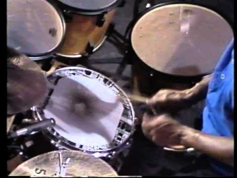 Chester Thompson : Ambidextrous exercise