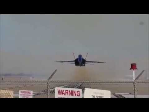 The wake of the FA18 of Blue Angels