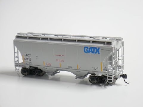 Product Review: Walthers Mainline 39' Trinity 3281 2-Bay Covered Hopper (HO)