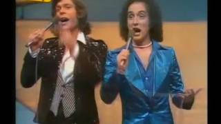 Eurovision 1976 Germany - Les Humphries Singers - Sing Sang Song (15th)