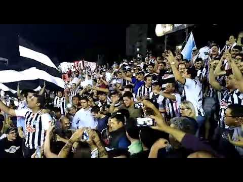 "Banderazo gumarelo previo al partido vs boca por los 8vos de final de la libertadores (2" Barra: La Escolta • Club: Libertad