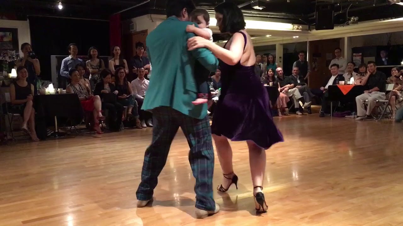 Ariadna Naveira y Fernando Sanchez in Hong Kong Grand milonga 2017 - 2/4