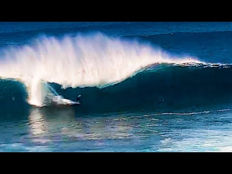 Nat Young scores 9.4 at 2022 Pipeline Masters (Day 1)