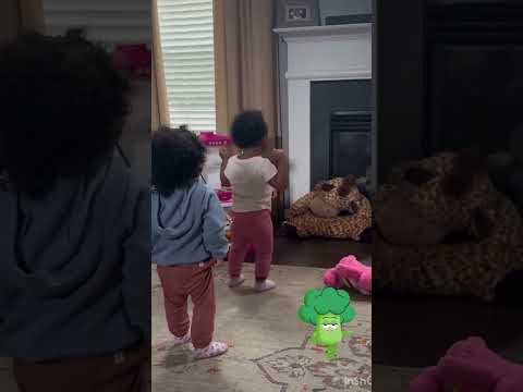 So adorable!! Let's do the veggie dance!! #kidssongs #kiddancing #adorablebabymoments #ytshortviral