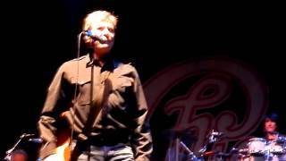 Chicago ... Mr. Lamm introduces the band