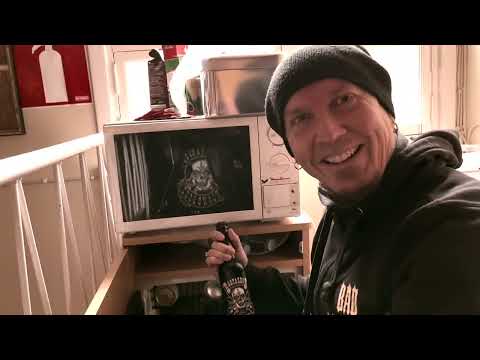 Los Bastardos Finlandeses - Hola Bebe