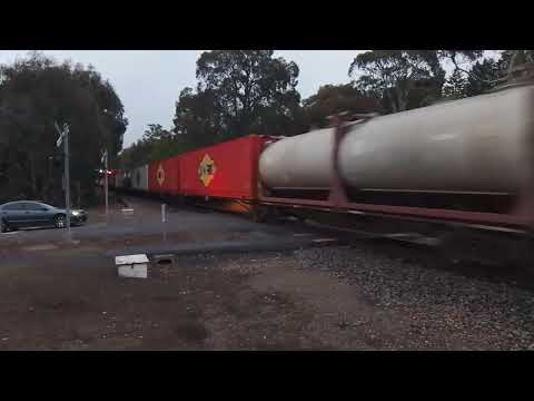 2AM5  Adelaide to Melbourne freight train 