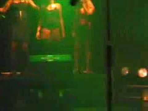 Nogal Wiedus - Verkeerde schoenen live (4)