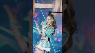 てんちむ   セクシーな衣装でダンス