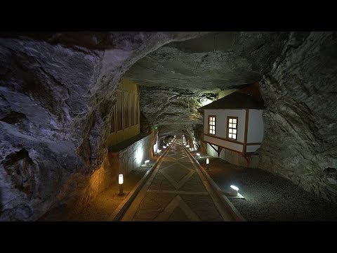 Video Thumbnail: Entdecken Sie die Wellnesskultur von Nakhchivan, 110 Meter unter der Erde