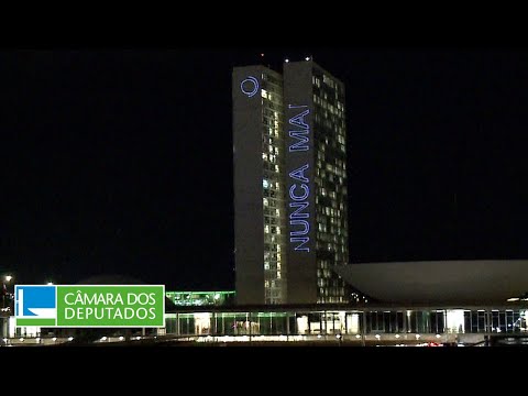 Projeção no prédio do Congresso Nacional lembra genocídio de judeus - 05/05/25