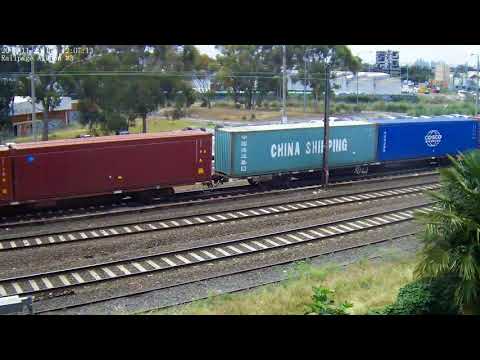 QBX005 QBX001 6MC7 Down QUBE SG Paper train to Harefield NSW 2017 11 24 12 07 04