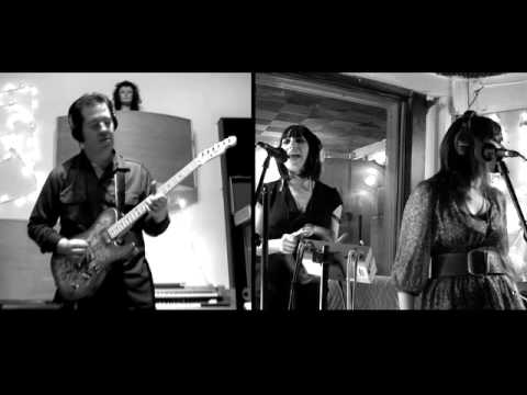 Nouvellas: "Satisfied" (Live Groupee Session)