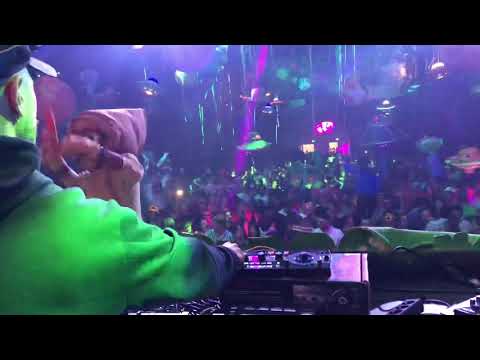 Wade @ elrow Aix en Provence France