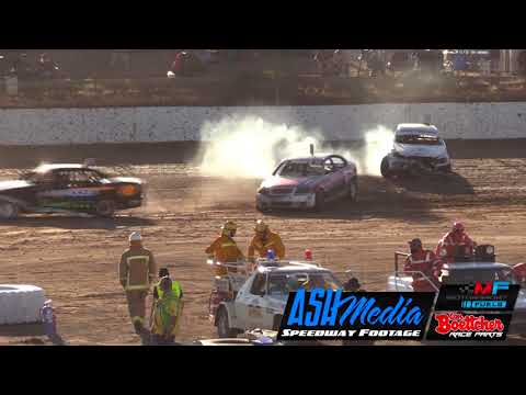 Modified Sedans: Brett Barron Crash - Blue Ribbon Raceway