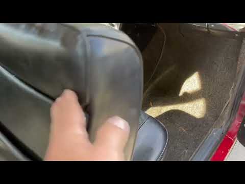 1967 BMW 1600-2 interior c