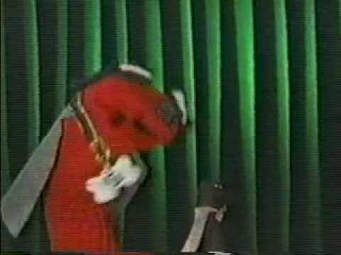 Sifl & Olly - Dynamite Dog and the Worm That Says Wow