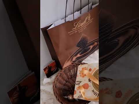 Lindt Lindor Chocolate in Autumn 🍫🍂