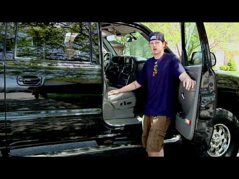 Auto Detailing : How to Keep a Black Car Clean