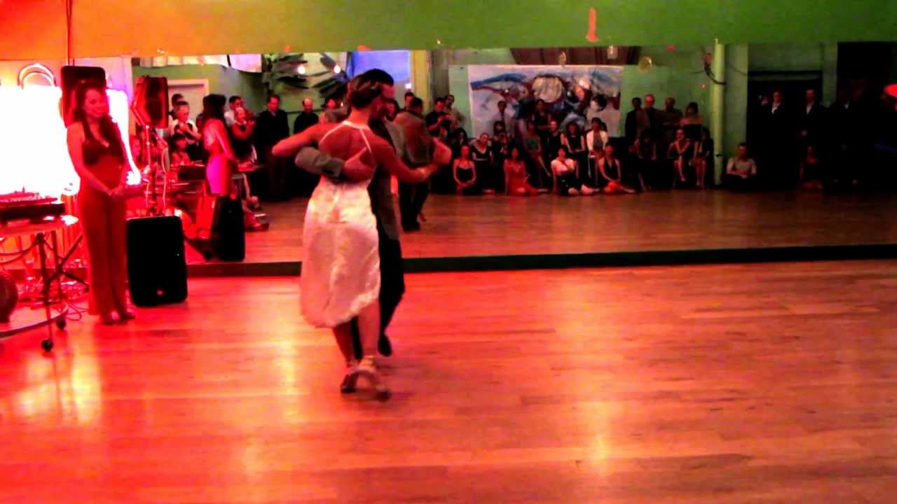 Gabriel Missé & Analia Centurion, "No Hay Tierra Como la Mía", Studio Gracia, 2/3