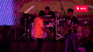 Tough on Tobacco: Taxi Song performance at Bacardi NH7 Weekender