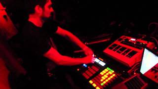 Arthur Oskan Live @ Break & Enter, Toronto (04.30.11) Part 1