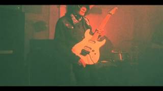 Men Without Armies - The Devil&#39;s Bride