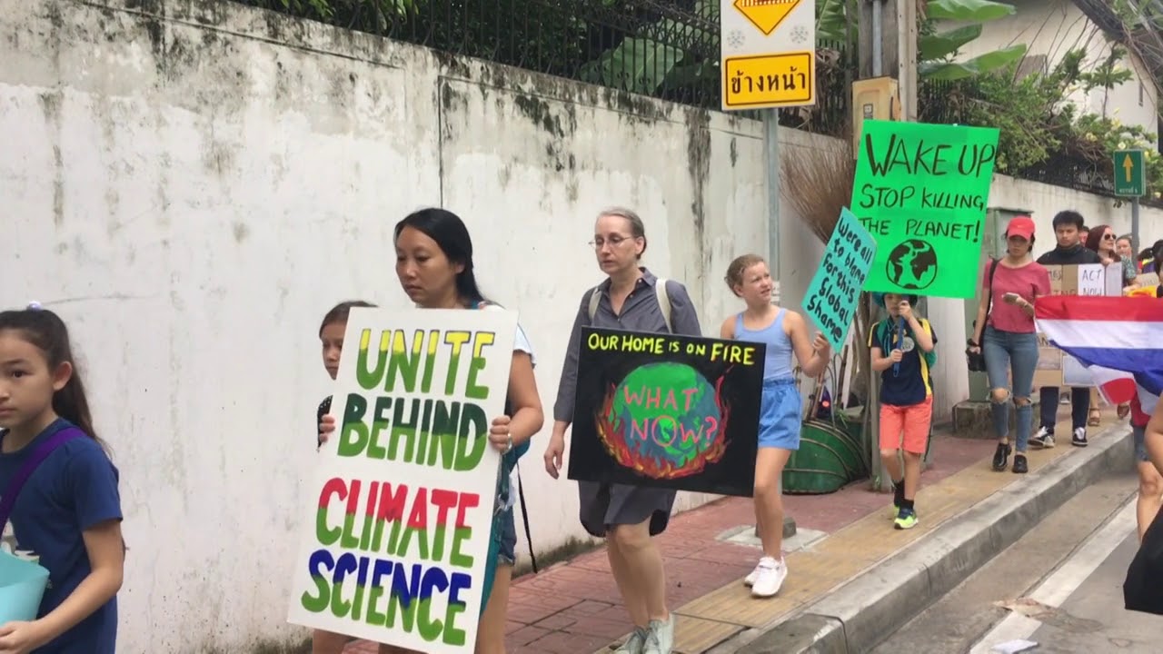 Schoolchildren throng streets in vast global climate strike