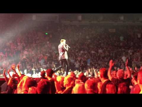 Queen + Adam Lambert - Radio Ga Ga - Bridgestone Arena - Nashville, TN 8/2/17