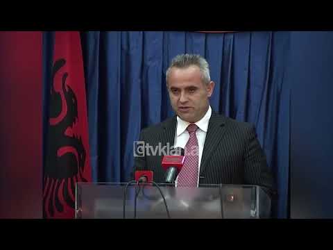 Drejtori i Prokurimeve të Përqendruara Bujar Murati, flet për prokurimet - (19 Nëntor 2008)