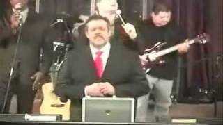 Michael Sarver performing worship songs