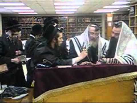 Klausenberger Rebbe Reading the Megillah 2005