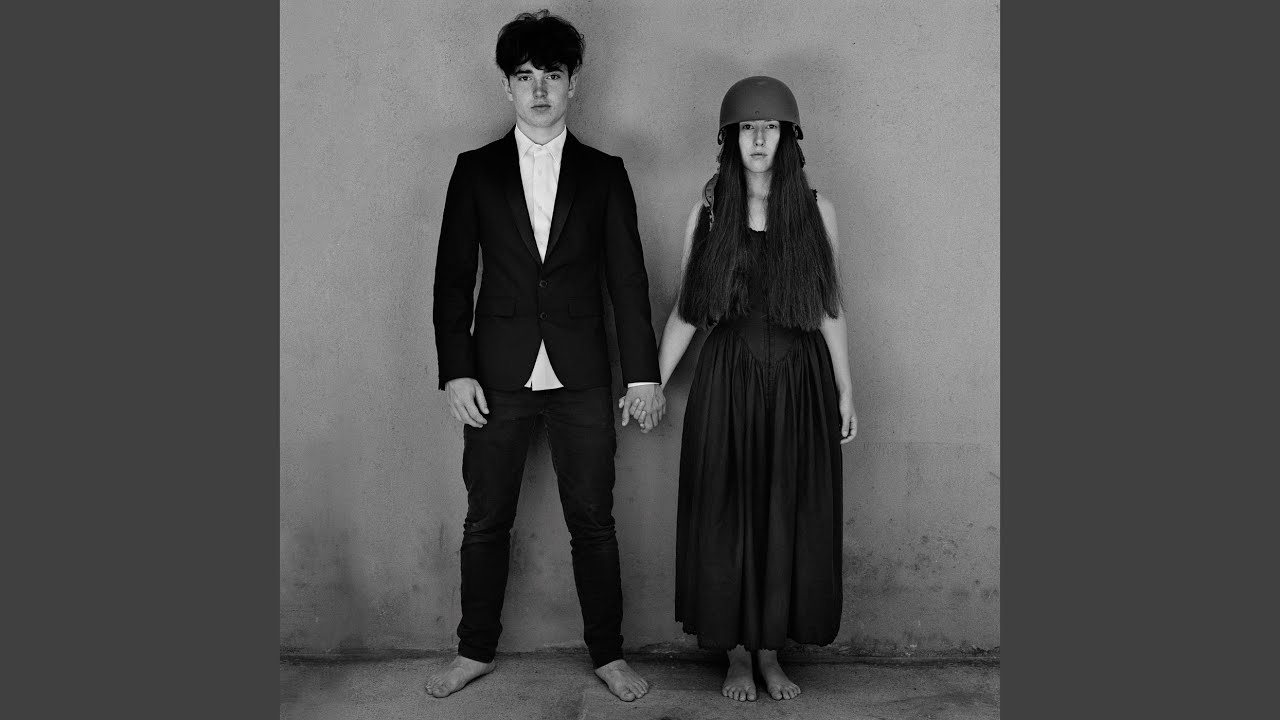 ザ・リトル・シングス・ザット・ギヴ・ユー・アウェイ / U2