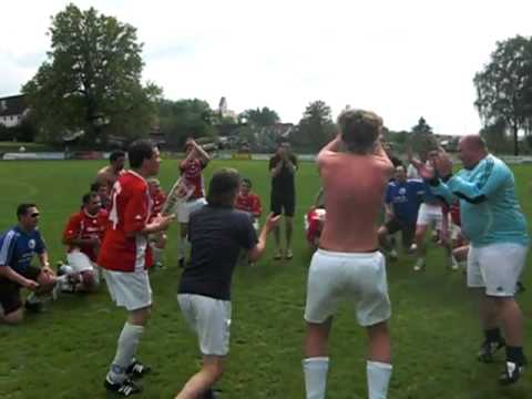 FSV Inningen II Meister und Aufstieg 2010  Pt.2 (Gebt mir ein H! usw. Humba Humba)