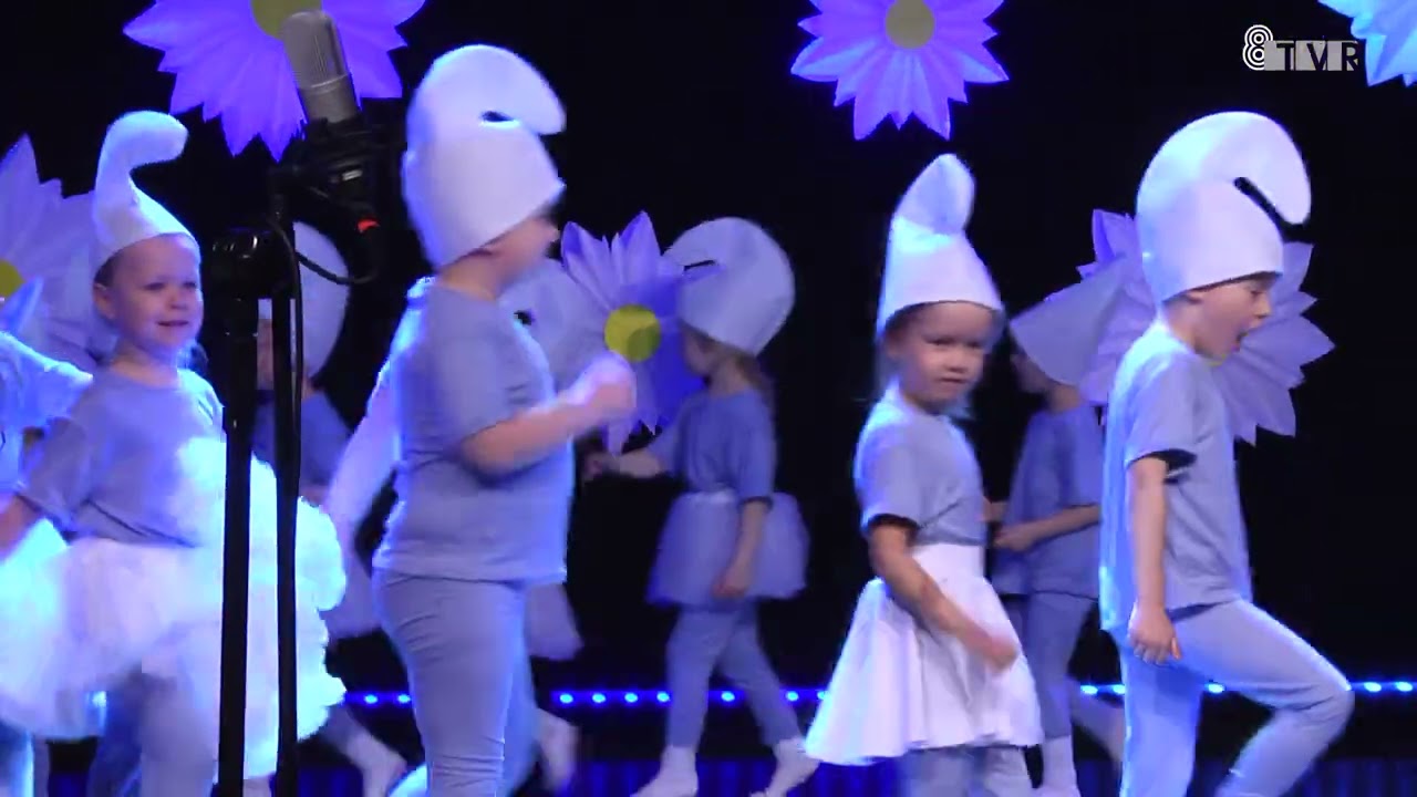 Przedszkole nr 6 im. Jasia i Małgosi w Sieradzu | Przedstawienie z okazji Dnia Mamy i Taty