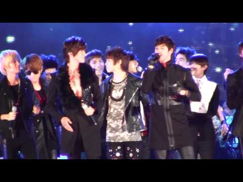 [111009] KBS Concert - 2pm, shinee, b2st - NY, NY - Overpeck - NY Korea Festival [fancam]