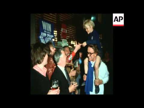 SYND 21/05/71 CHELSEA FANS REACTION AFTER WINNING EUROPEAN CUP WINNERS CUP