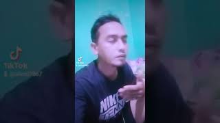 Download lagu Lucu😀suami minta kopi,kata istri nya ga ada,kopi,,,suami bilang ngutang dulu di warung😀😀😀 mp3